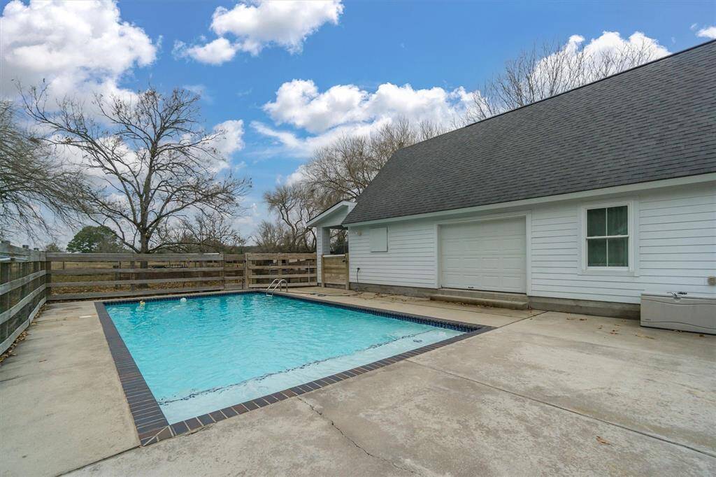 Refreshing pool!