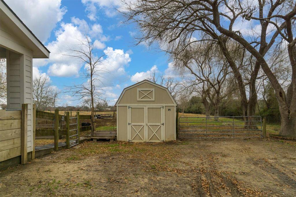 Storage shed