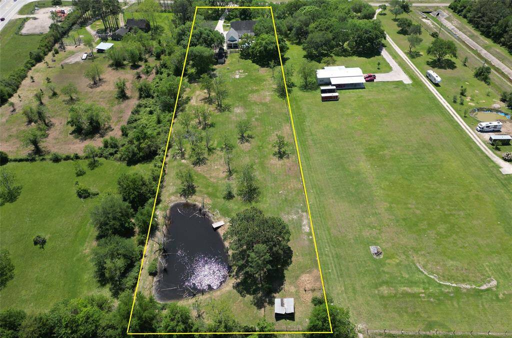 Clear fresh water pond at the back of the property, with pier and fully stocked!