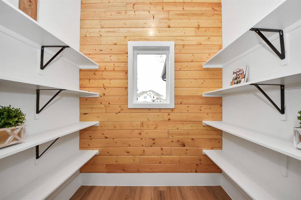 Extra Large Pantry