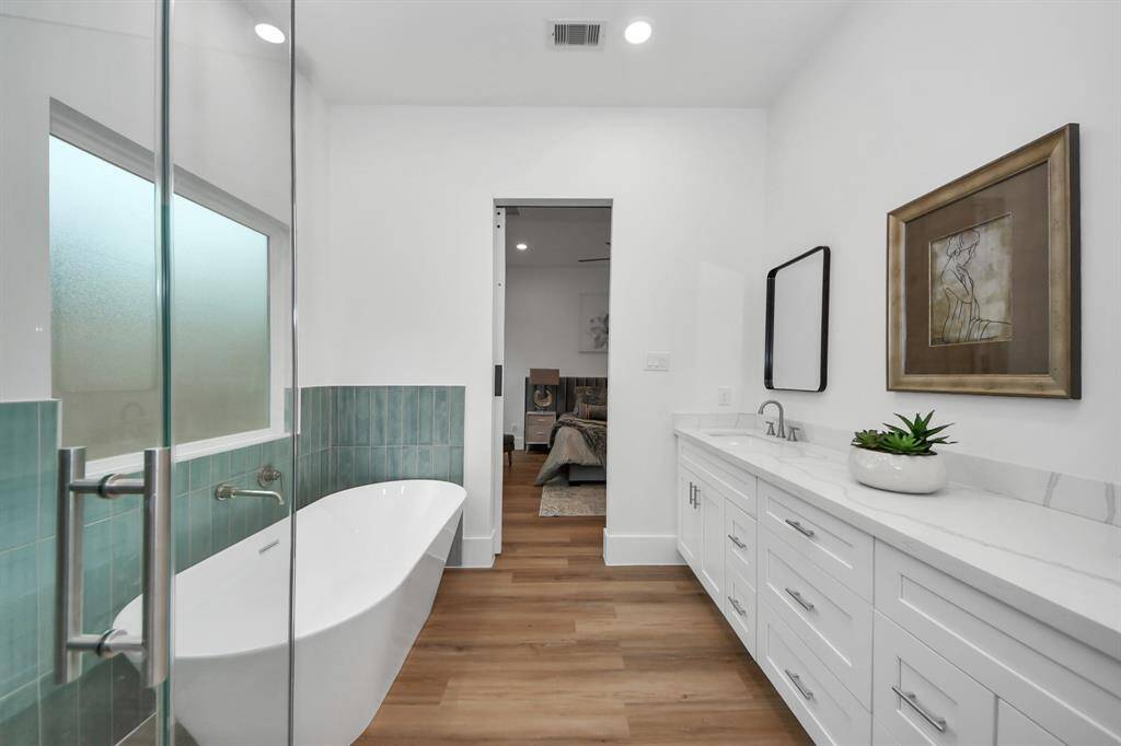 Extra Large Master Bathroom