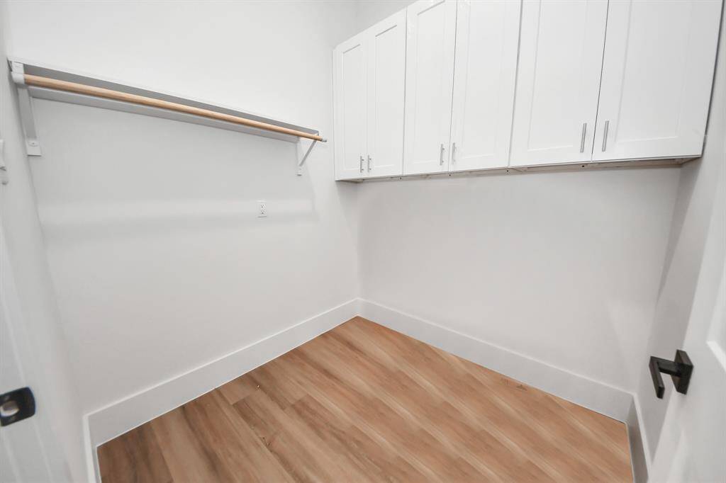 Extra Large Laundry Room