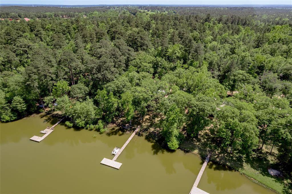 Beautiful ariel views of Lake Jennifer.
