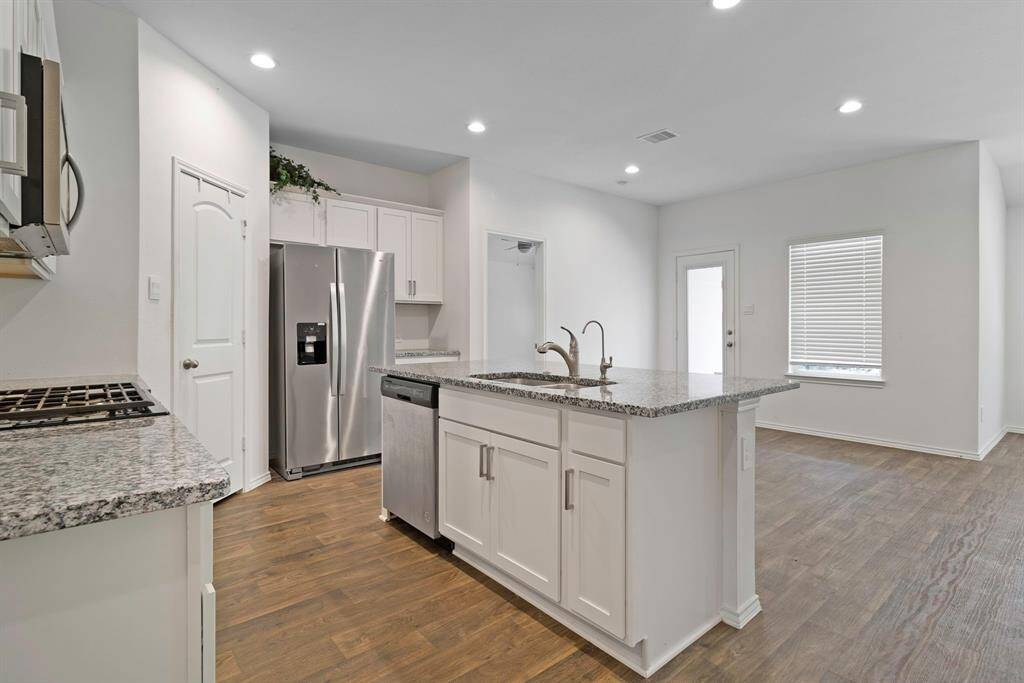 stainless appliances!