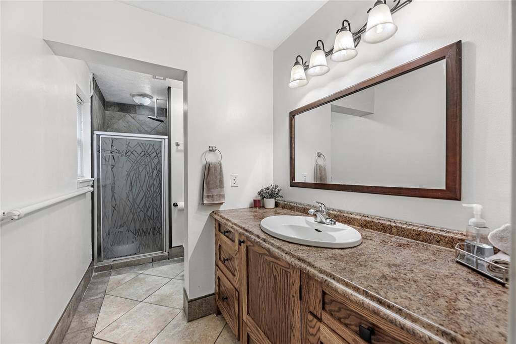 OPEN HOUSE APRIL 22 TUESDAY 5-7PM PRIMARY BATH