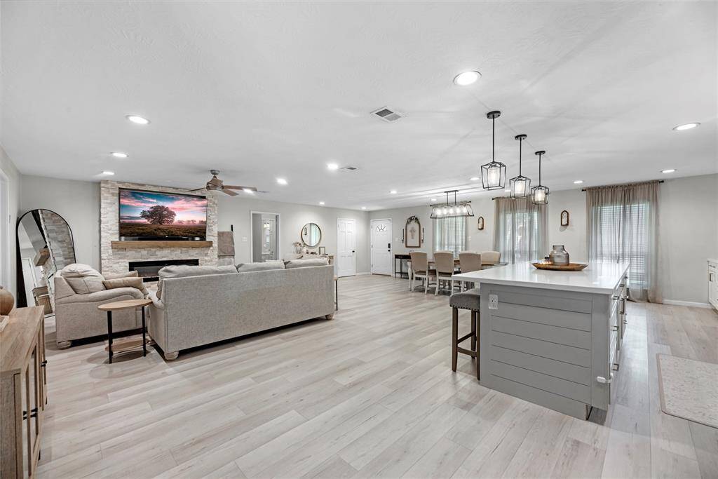 OPEN HOUSE APRIL 22 5-7PM CALL TODAY TO SEE IT SOONEROVERSIZED ISLAND WITH CABINET SPACE, OPEN CONCEPT, LIGHT AND BRIGHT LED LIGHTING THROUGHOUT