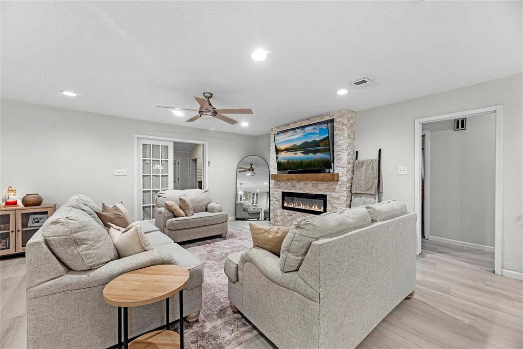 OPEN HOUSE TUESDAY APRIL 22 CALL TODAY TO SEE IT SOONER ELECTRIC FIREPLACE TO MAKE YOUR LIVING ROOM FEEL COZY AND WELCOMING.