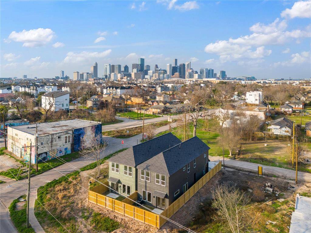 A breathtaking aerial view showcasing the home’s prime location just minutes from Downtown Houston