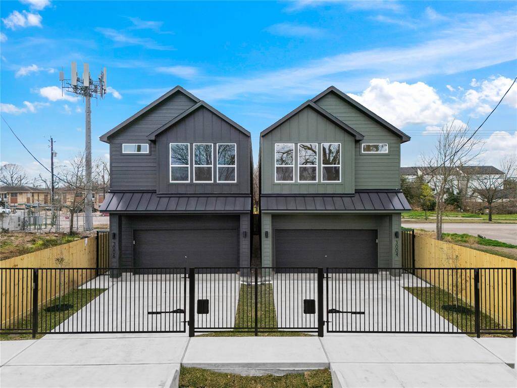 gates shown in the photo have been virtually rendered for visual reference. They are not currently installed but are available as an upgrade.