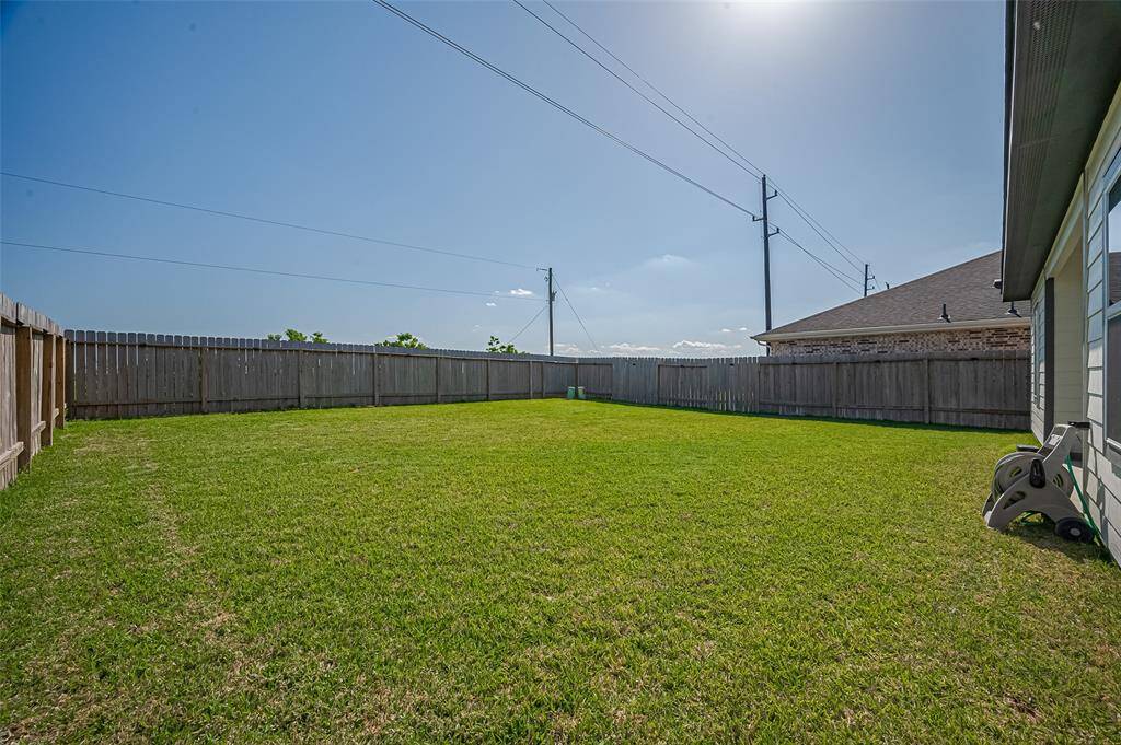 Oversized Yard with NO rear neighbors