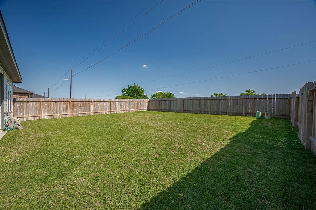 Oversized Yard with NO rear neighbors