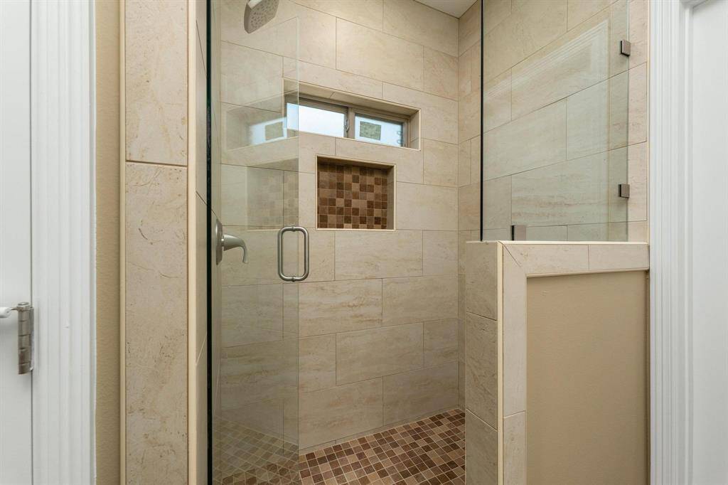 Super convenient Walk in Shower