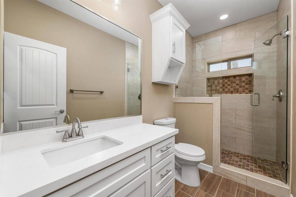 second full bath with walk in shower