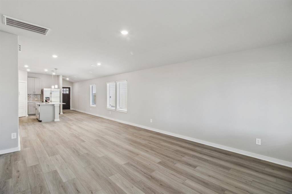 Photo is not of the actual home but is an inspirational photo of builder’s model home and may depict options, furnishings, and/or decorator features that are not included.