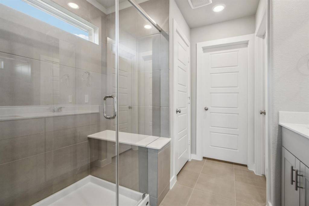 Photo is not of the actual home but is an inspirational photo of builder’s model home and may depict options, furnishings, and/or decorator features that are not included.