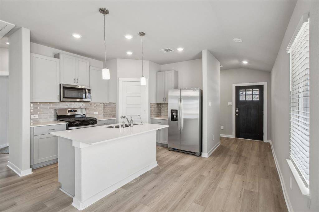 Photo is not of the actual home but is an inspirational photo of builder’s model home and may depict options, furnishings, and/or decorator features that are not included.