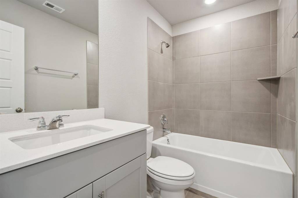 Photo is not of the actual home but is an inspirational photo of builder’s model home and may depict options, furnishings, and/or decorator features that are not included.