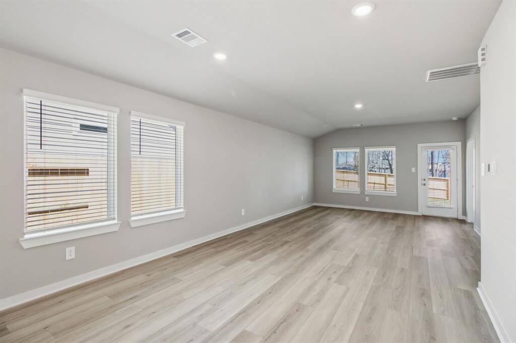 Photo is not of the actual home but is an inspirational photo of builder’s model home and may depict options, furnishings, and/or decorator features that are not included.