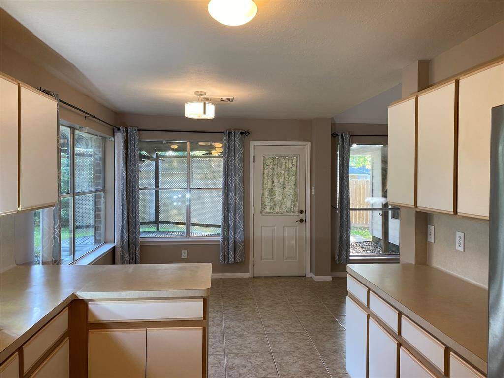 Kitchen to Breakfast to Patio
