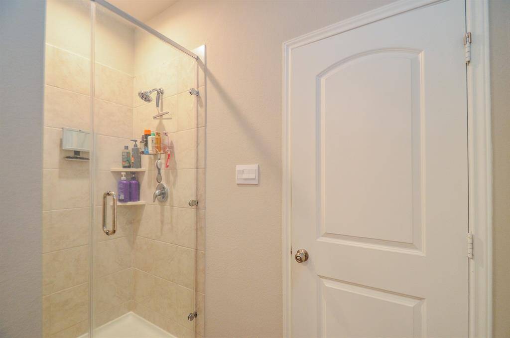 Garden tub in the master bathroom