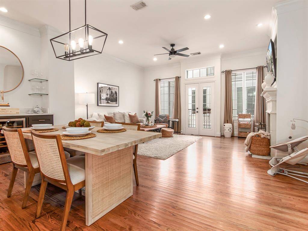 Beautiful Open Concept with French Balcony Doors.