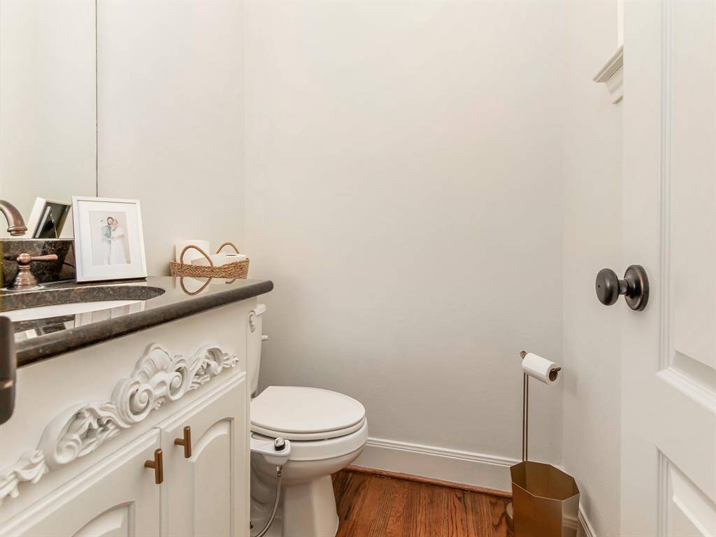 Half/Guest bathroom