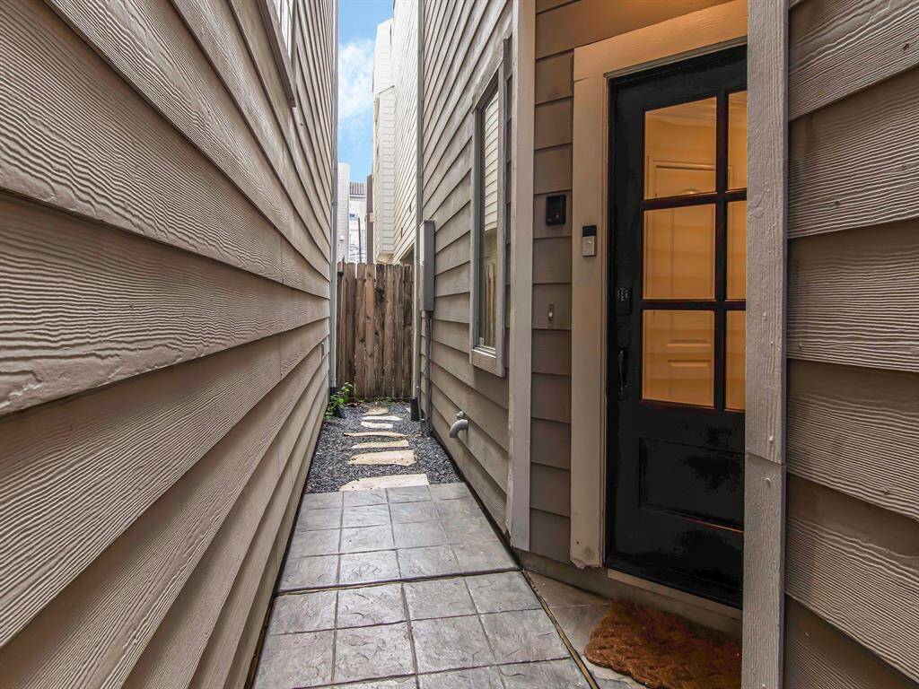 Side entry for more privacy.