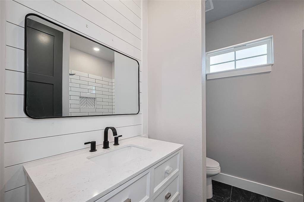 2nd Full Bathroom