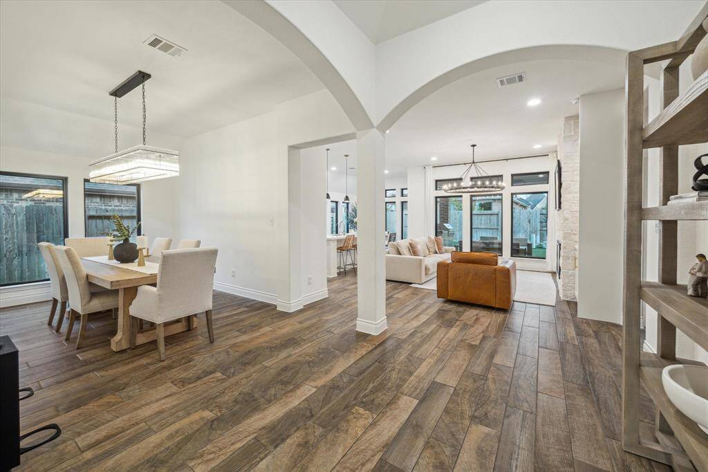 Adorned with High ceilings and abundant natural light flows freely throughout, enhancing the sense of openness. This layout brings a modern, airy feel, creating a versatile environment that enhances your lifestyle and daily life.