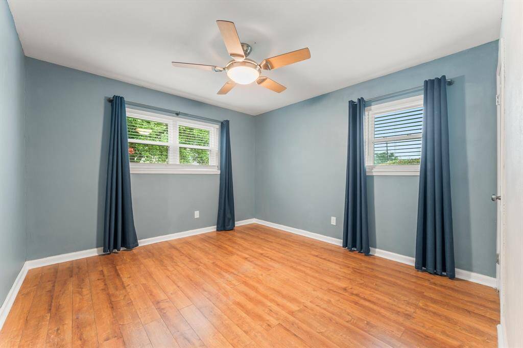 Fan & blinds in all rooms