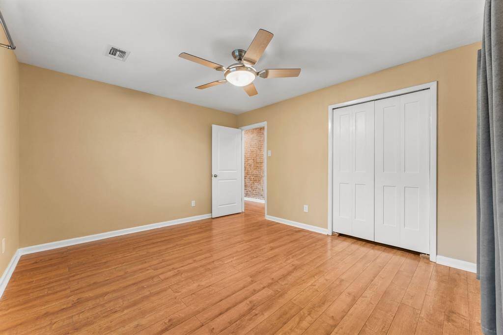 Save Money on your utility bills with this energy efficient home!