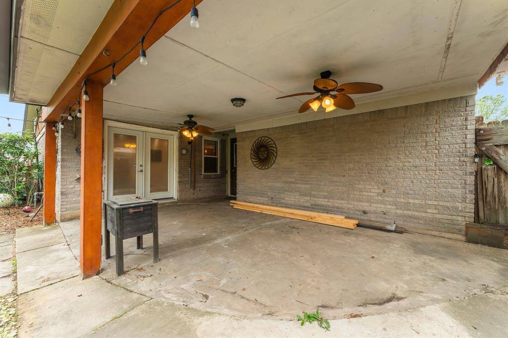 Covered back patio with fan