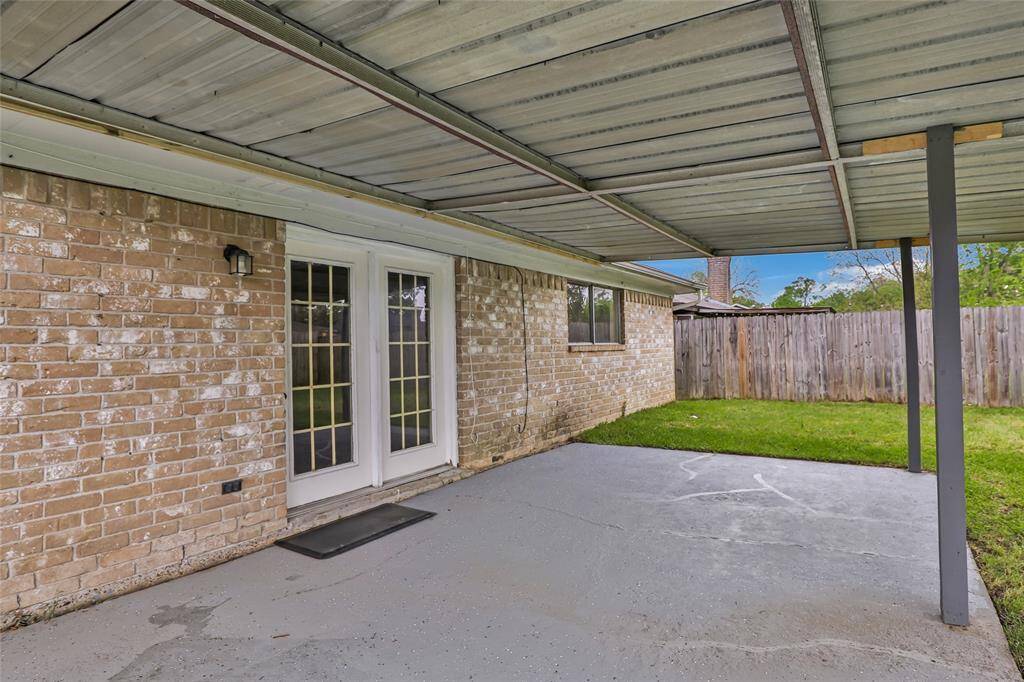 Backyard/ Covered patio