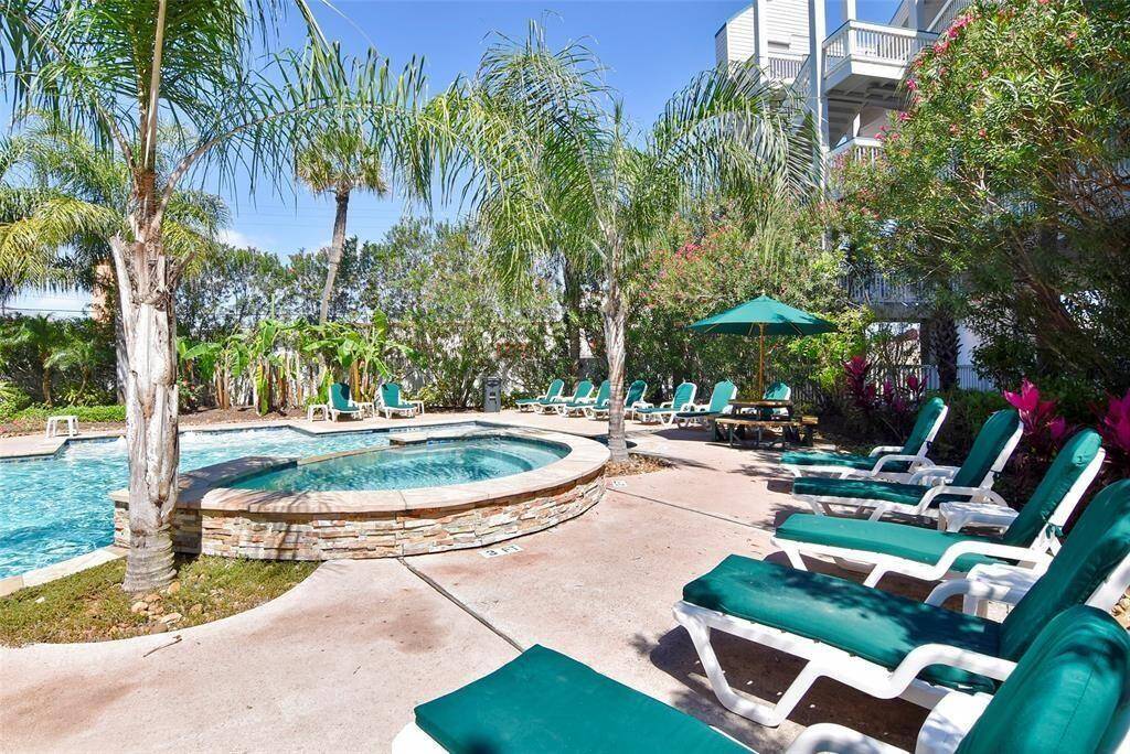 2 Beautiful Pools