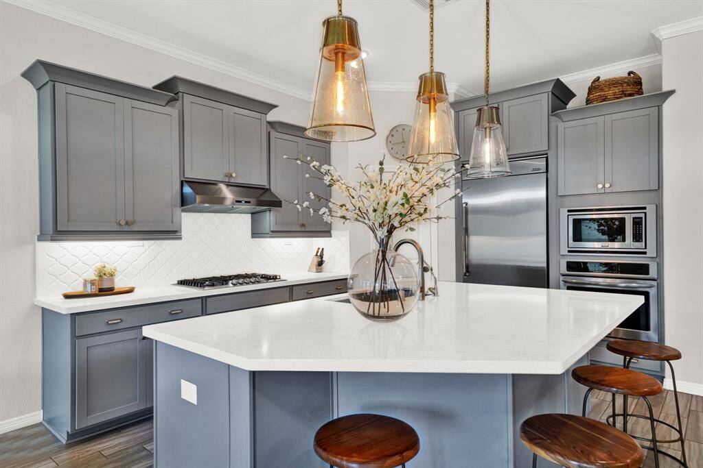 Walk in pantry for your convenience