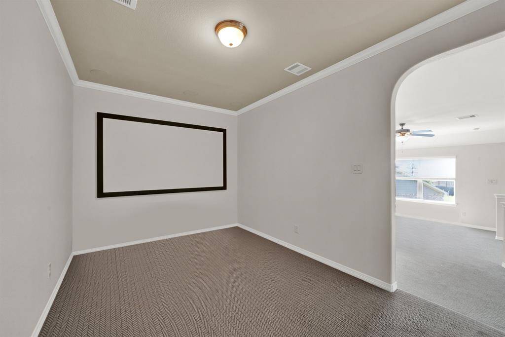 Media room comes equipped with the whole system to enjoy your favorite movies.