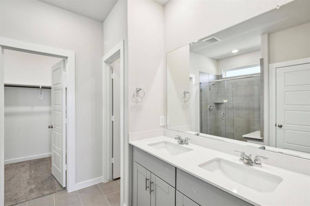 Photo is not of the actual home but is an inspirational photo of builder’s model home and may depict options, furnishings, and/or decorator features that are not included.