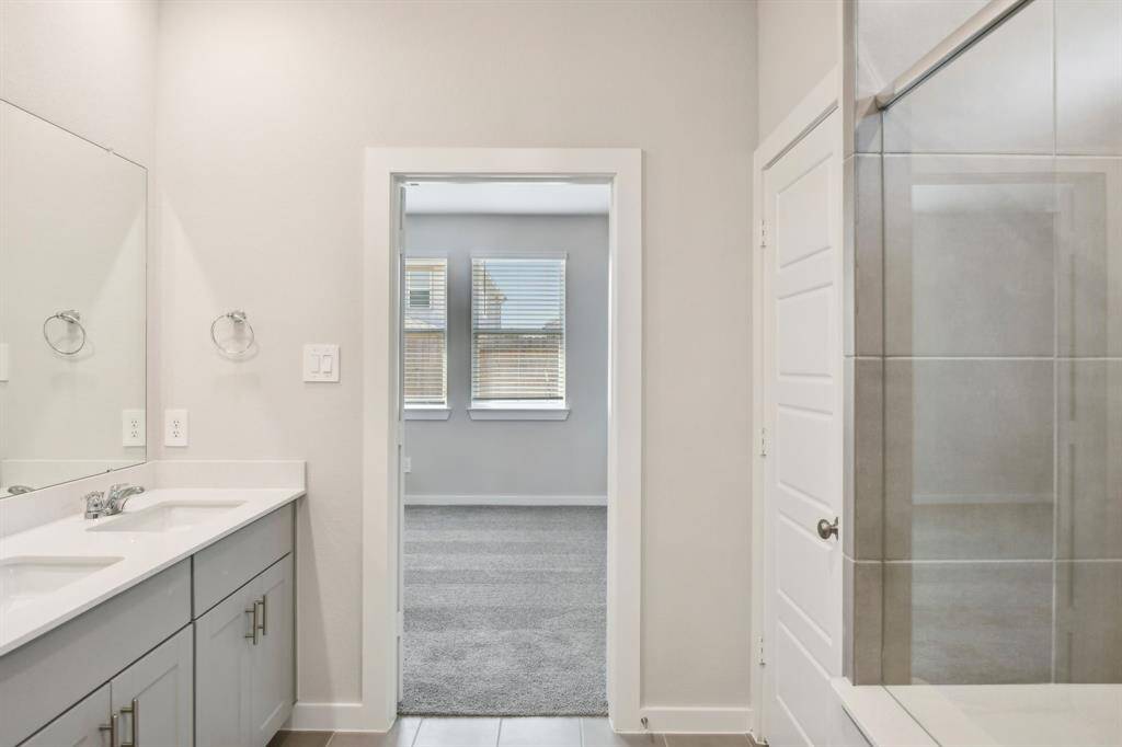 Photo is not of the actual home but is an inspirational photo of builder’s model home and may depict options, furnishings, and/or decorator features that are not included.