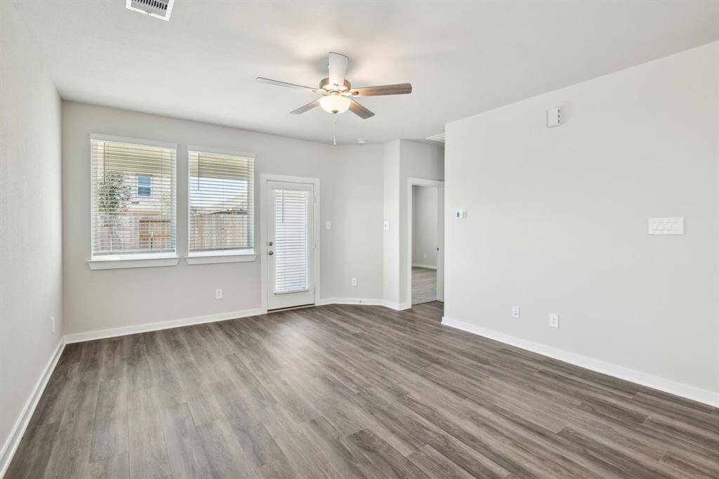 Photo is not of the actual home but is an inspirational photo of builder’s model home and may depict options, furnishings, and/or decorator features that are not included.