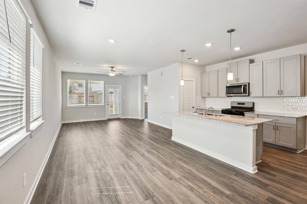 Photo is not of the actual home but is an inspirational photo of builder’s model home and may depict options, furnishings, and/or decorator features that are not included.