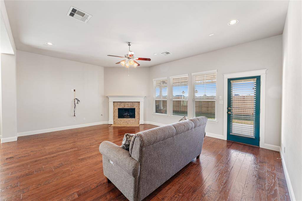 Sit by the glow of the living room fireplace for added ambiance or simply watch a classic movie with the fam.