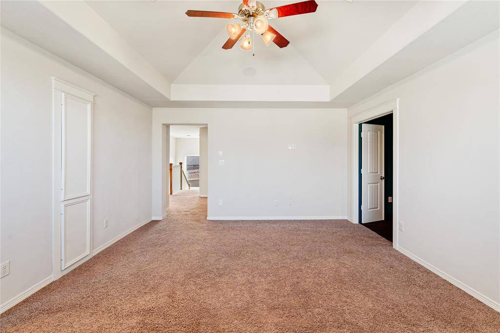 Touting fashionable cream paint with an undertone of coffee and comfortably soft carpet, the upstairs game room is a gathering spot for unwinding. With enough space for everyone, you can shoot a glorious and exciting game of pool, while others have an impromptu chess tournament.