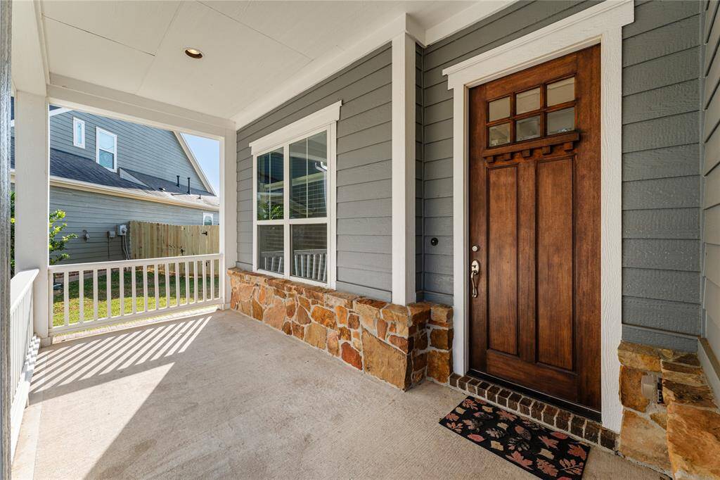 True to Texan style, the covered front porch engrossed guests in Southern hospitality. When the evening winds down and the crickets start, turn on your recessed lights and enjoy an ice-cold tea with your significant other, kiddos, fur baby, or friends.