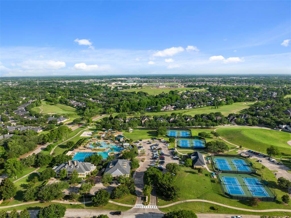 Abundant amenities offered in Sienna!