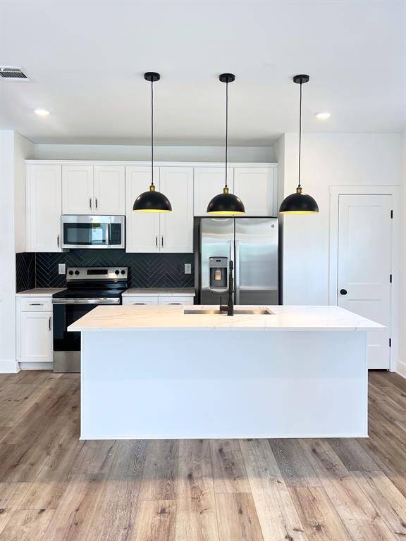 7-foot quartz island countertop