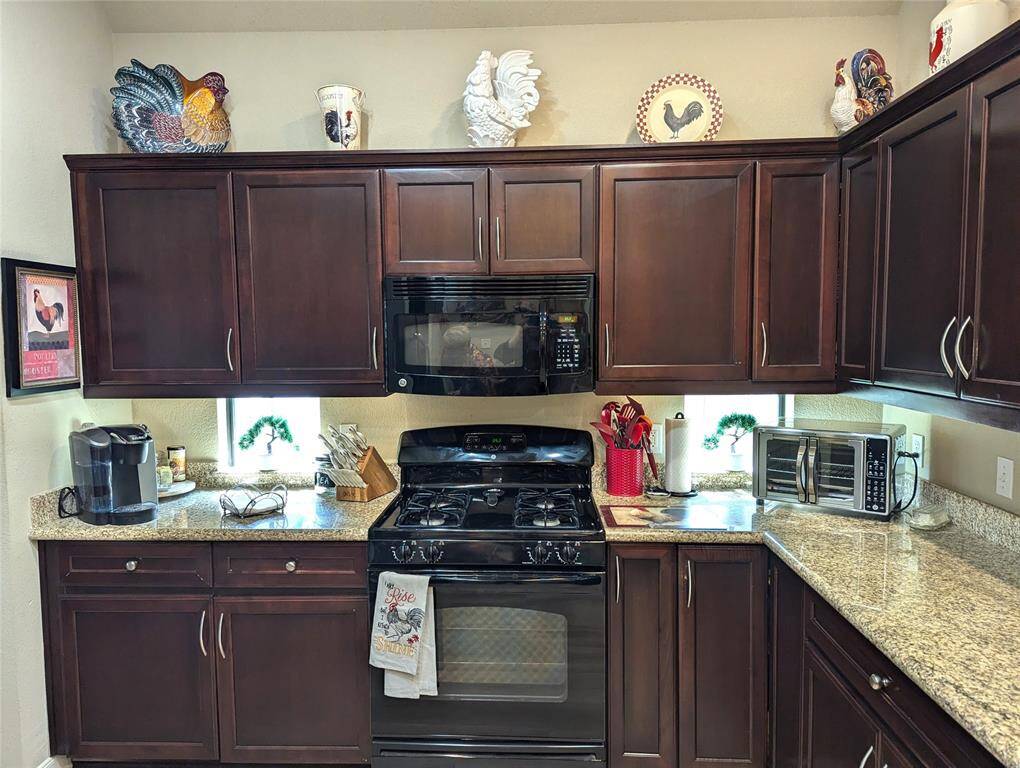 Lots of cabinets and counter space!
