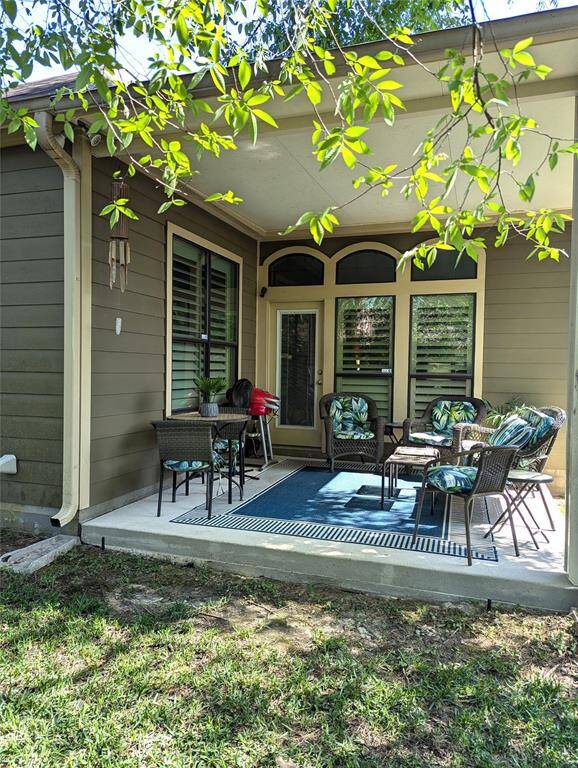 You can spend so much enjoyable time on this covered patio! Relax or room to have the family and friends over for the celebrations!