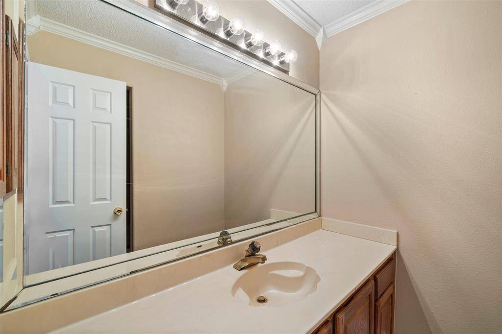 2nd floor - full bath