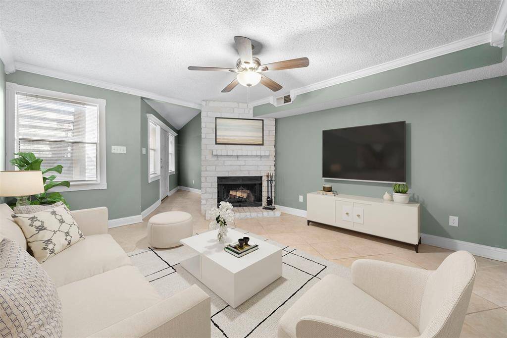 VIRTUALLY STAGED - 1st floor - living room