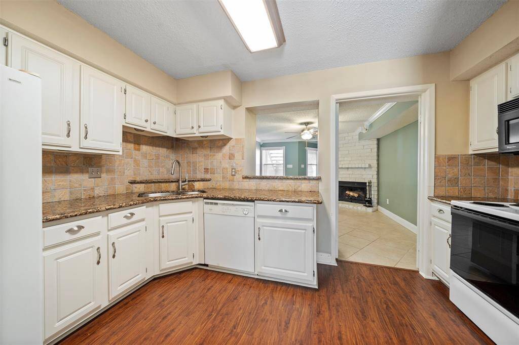 1st floor - kitchen